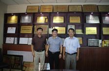 企鵝的產(chǎn)品性能穩(wěn)定，發(fā)貨非常及時(shí)