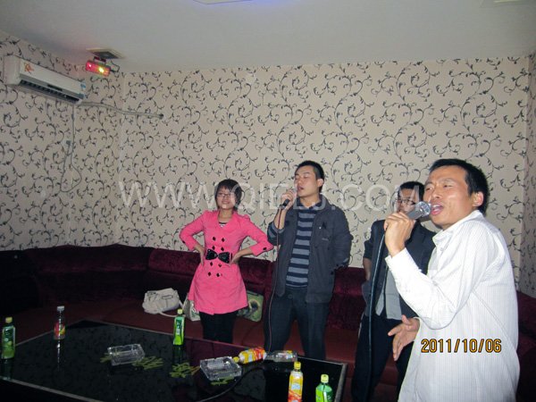 2011年10月，鄭州企鵝糧油機(jī)械有限公司--外貿(mào)部，十一國慶節(jié)團(tuán)體活動！(圖1)